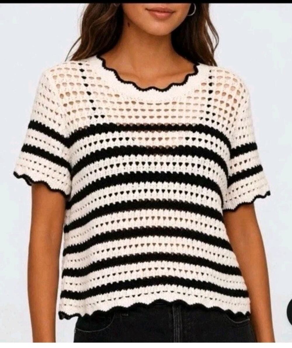 Gap Womens Black White Striped Open Knit Round Neck Pullover Scalloped Sweater S